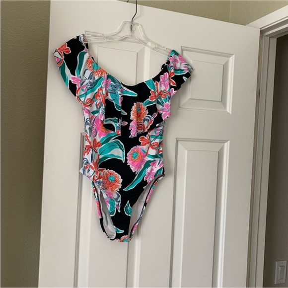 NWT Trina Turk off shoulder one piece - Picture 3 of 7